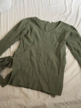 Snidel Japan Ribbed V-Neck Knit Sweater in Olive Green